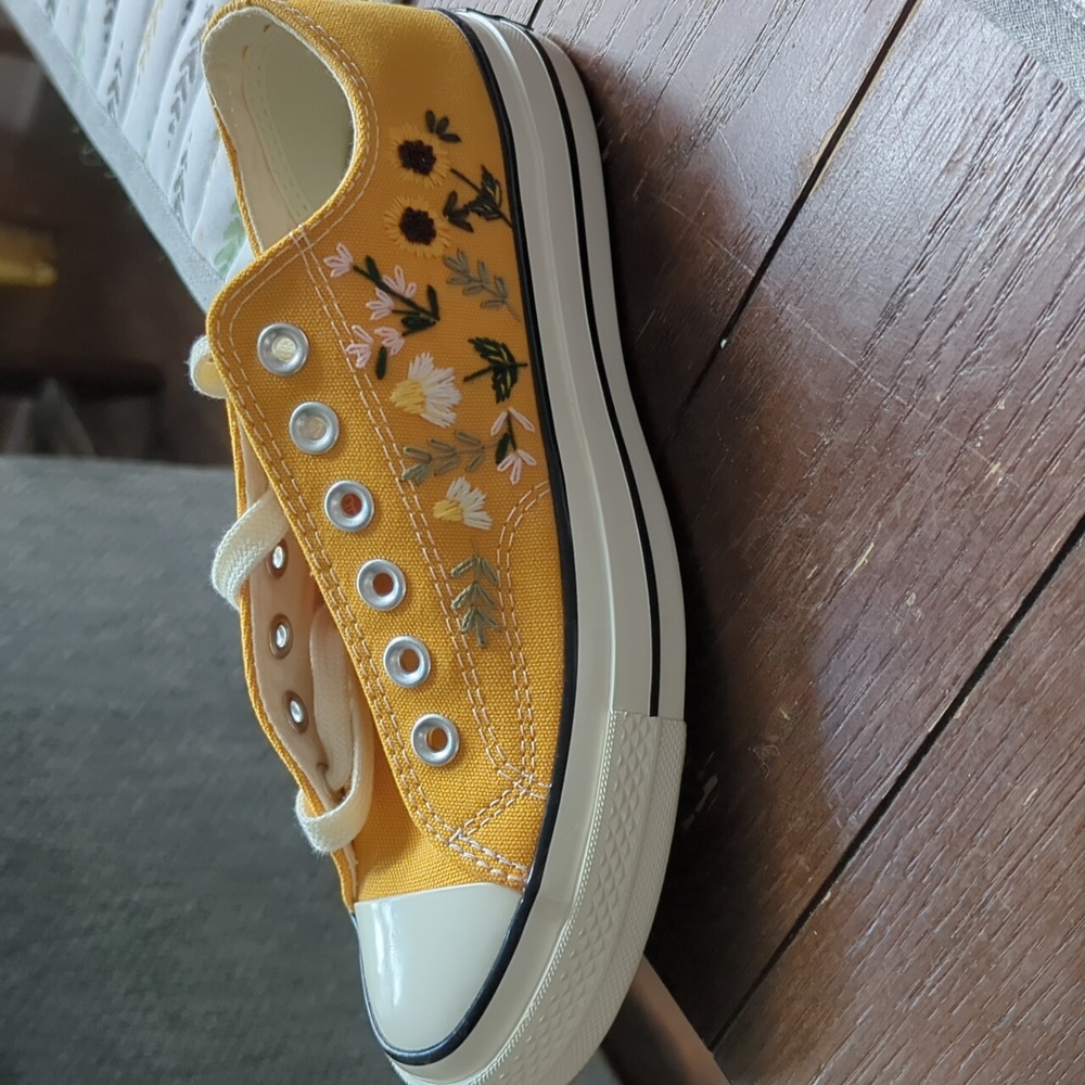 Yellow converse